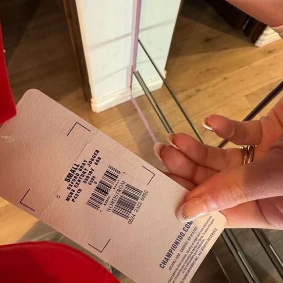 Red champion shirt - Picture 2 of 3